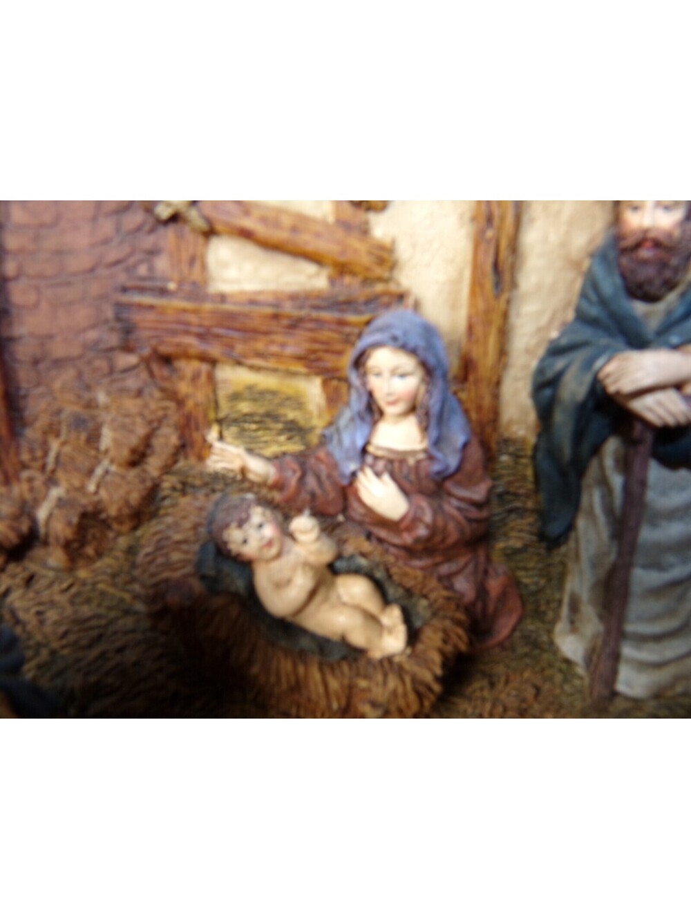 Christmas Ceramic Nativity Mary Joseph Jesus and the three king's Piece. - Picture 11 of 16